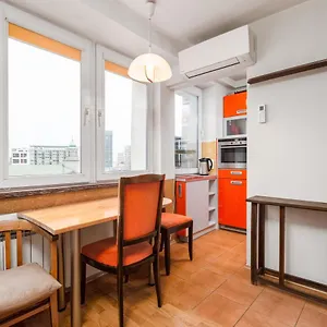 E. Plater With Ac By Your Freedom Apartament